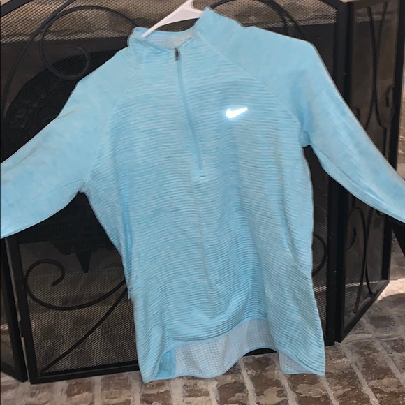 Nike Dri-Fit pullover - Picture 1 of 4